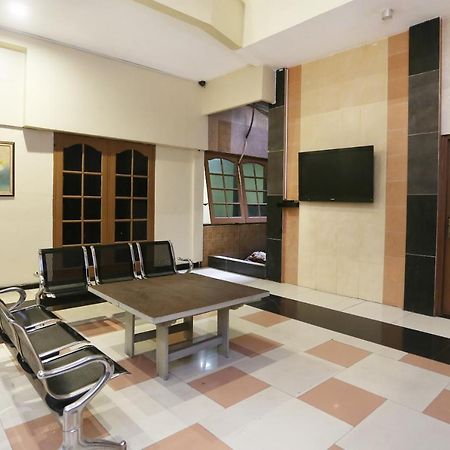 Spot On 2358 Aster Homestay 멜라티 외부 사진