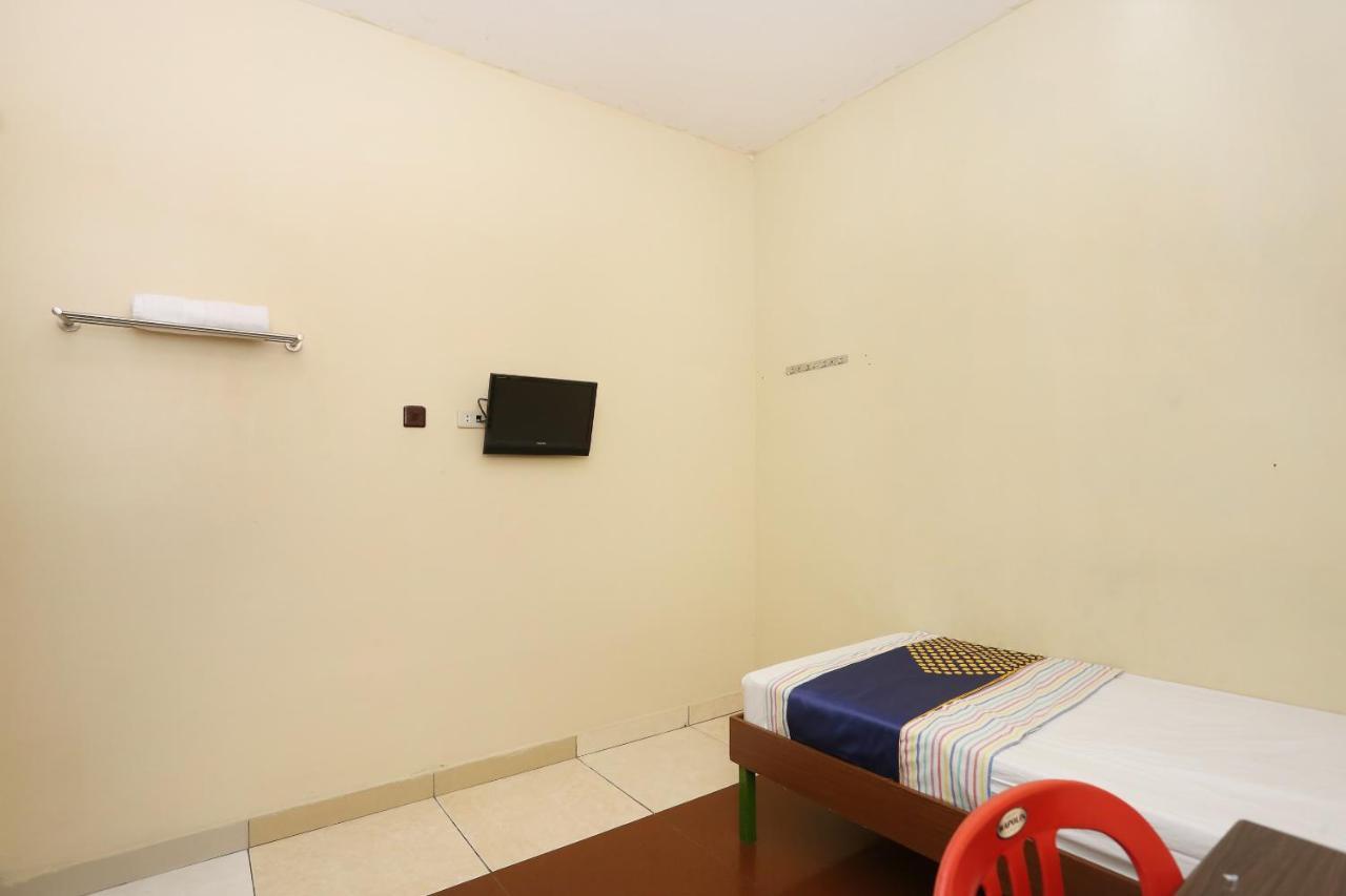 Spot On 2358 Aster Homestay 멜라티 외부 사진