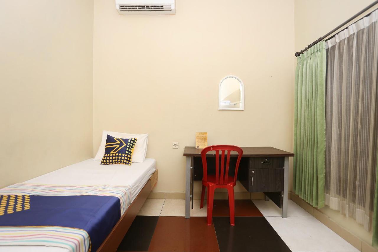 Spot On 2358 Aster Homestay 멜라티 외부 사진